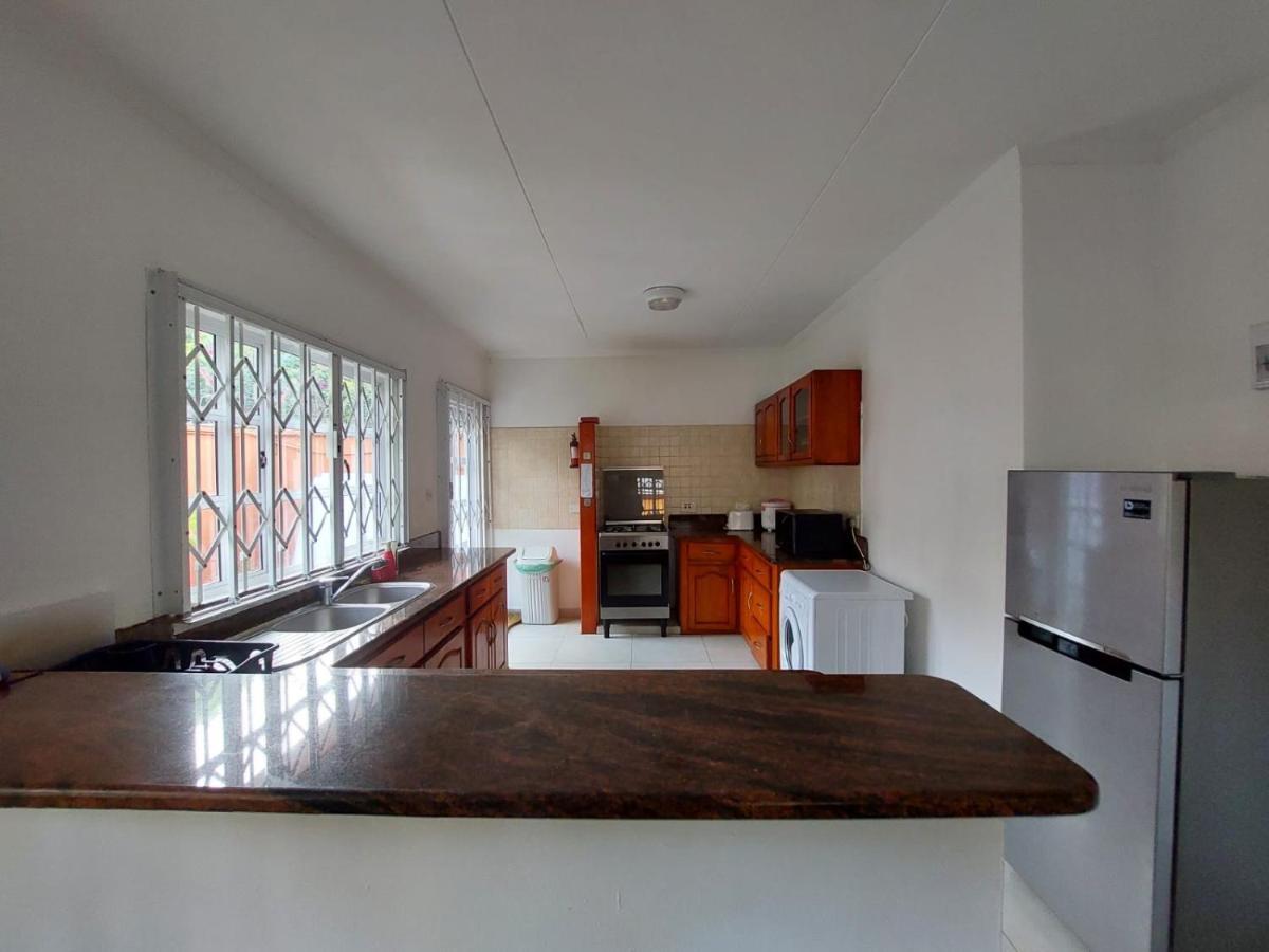 Beau Vallon Villa Self Catering With Pool Extérieur photo